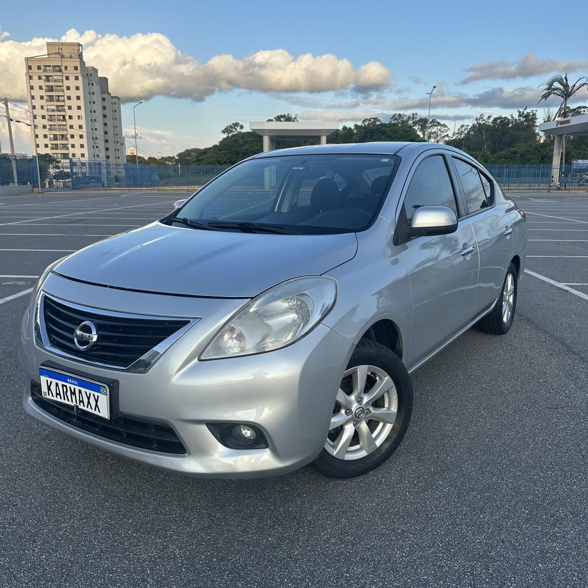 NISSAN Versa Sedan