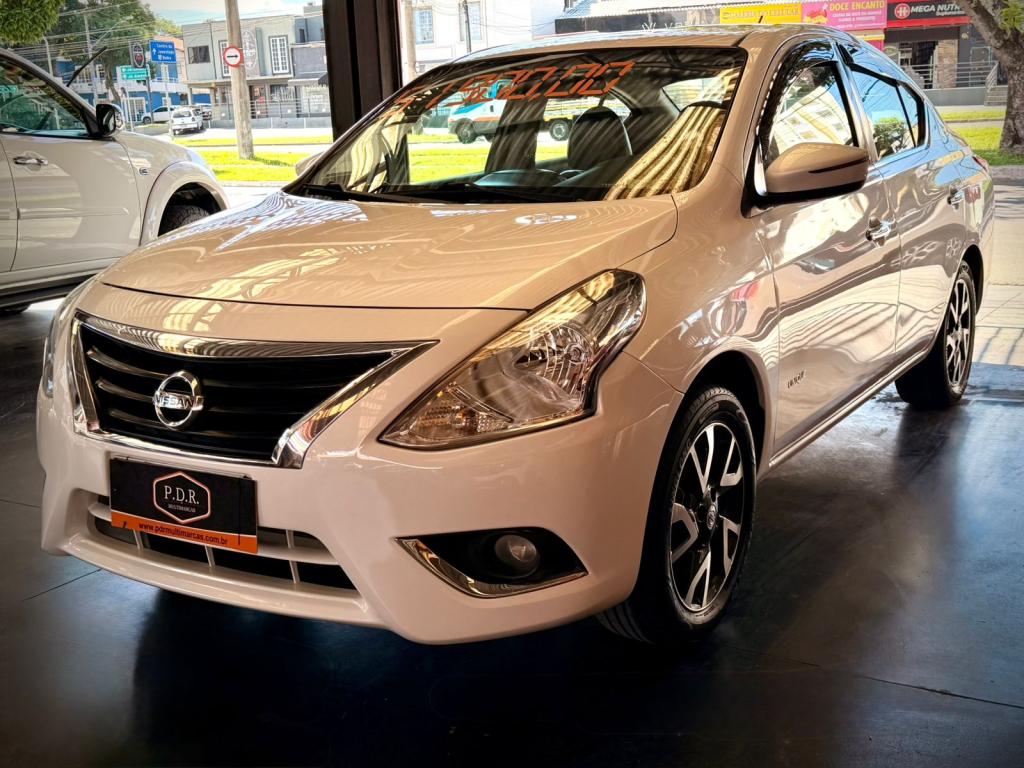 NISSAN Versa Sedan