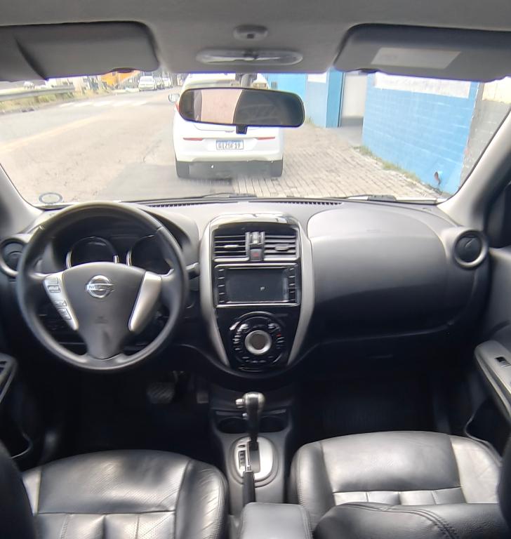 NISSAN Versa Sedan - Foto