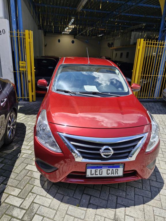 NISSAN Versa Sedan - Foto