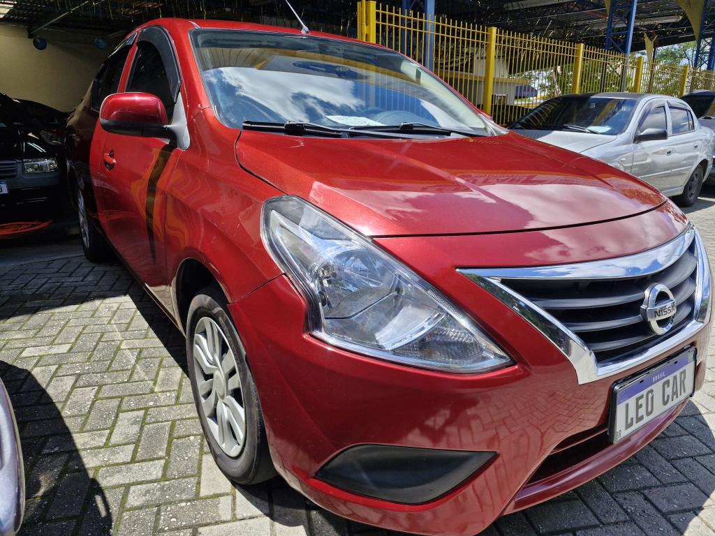 NISSAN Versa Sedan - Foto