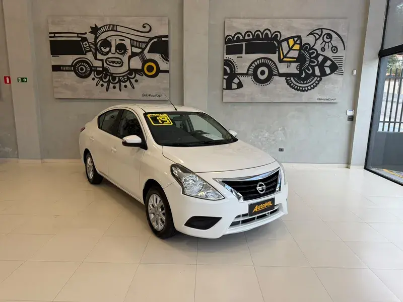 NISSAN Versa Sedan