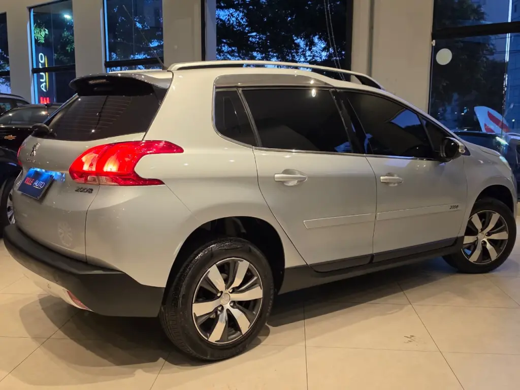 PEUGEOT 2008 - Foto