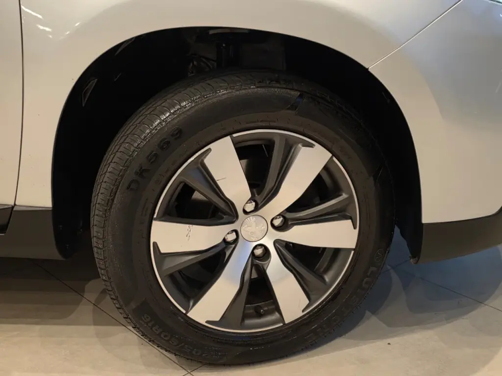 PEUGEOT 2008 - Foto