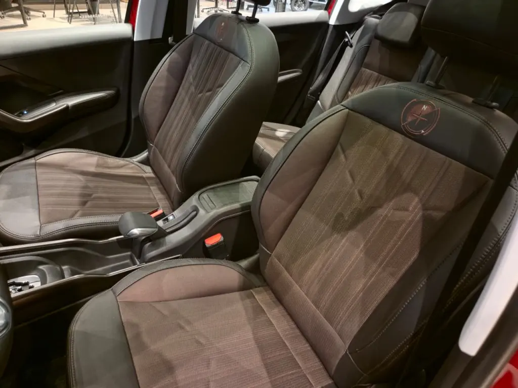 PEUGEOT 2008 - Foto