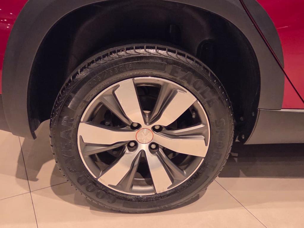 PEUGEOT 2008 - Foto