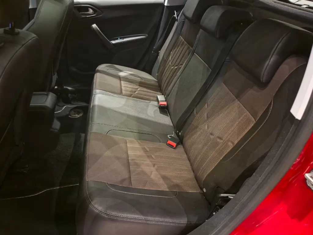 PEUGEOT 2008 - Foto