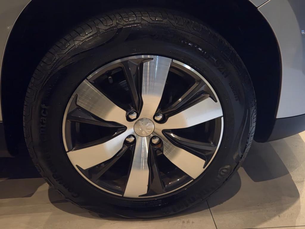 PEUGEOT 2008 - Foto
