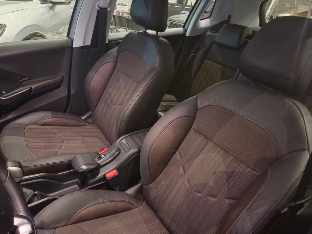 PEUGEOT 2008 - Foto