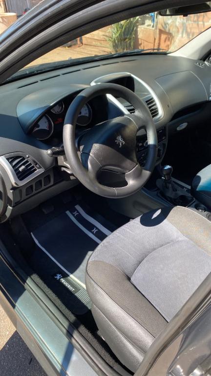 PEUGEOT 207 Hatch - Foto