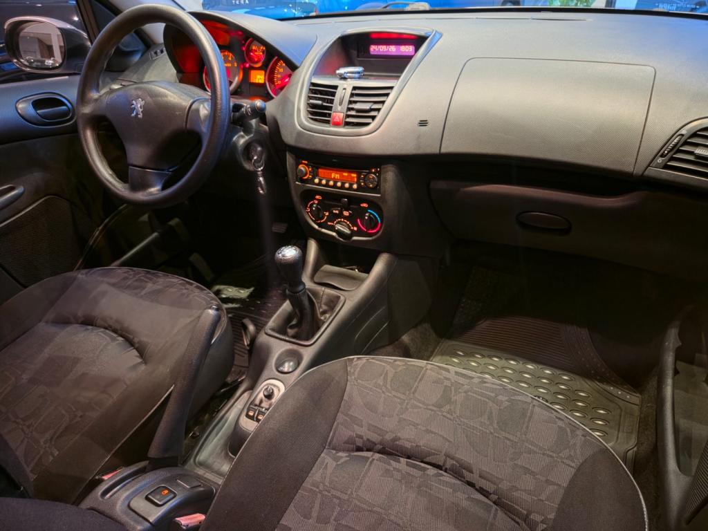 PEUGEOT 207 Hatch - Foto