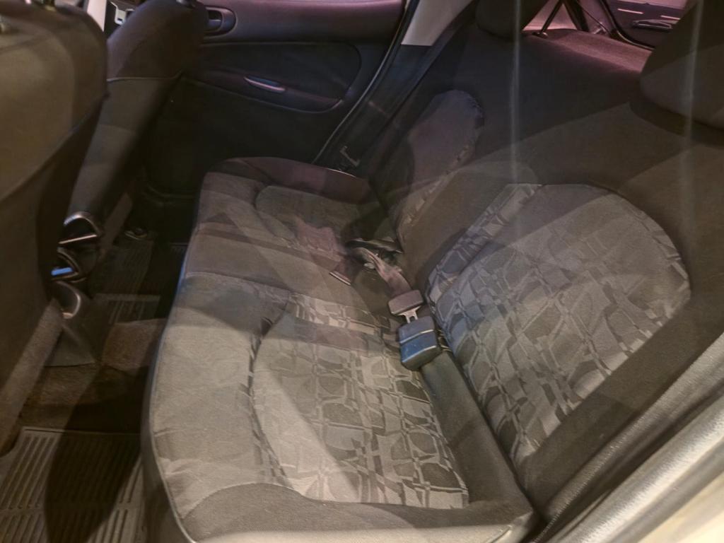 PEUGEOT 207 Hatch - Foto