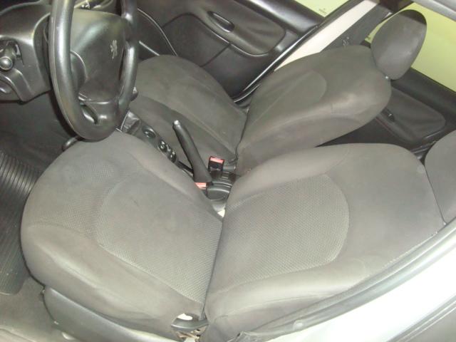 PEUGEOT 207 Sedan - Foto