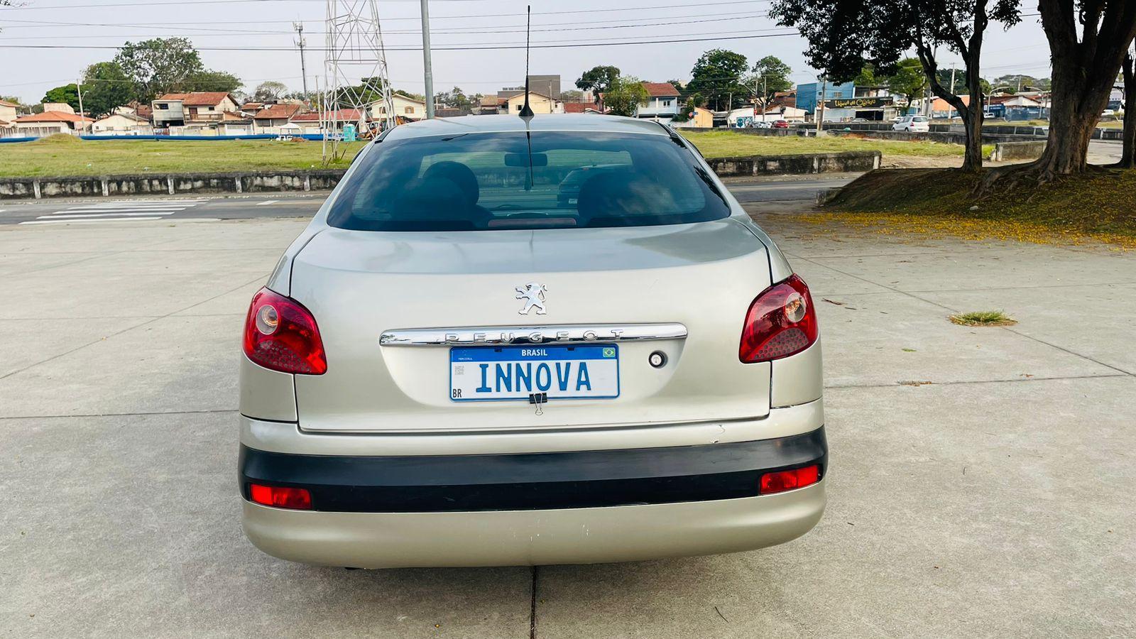 PEUGEOT 207 Sedan - Foto