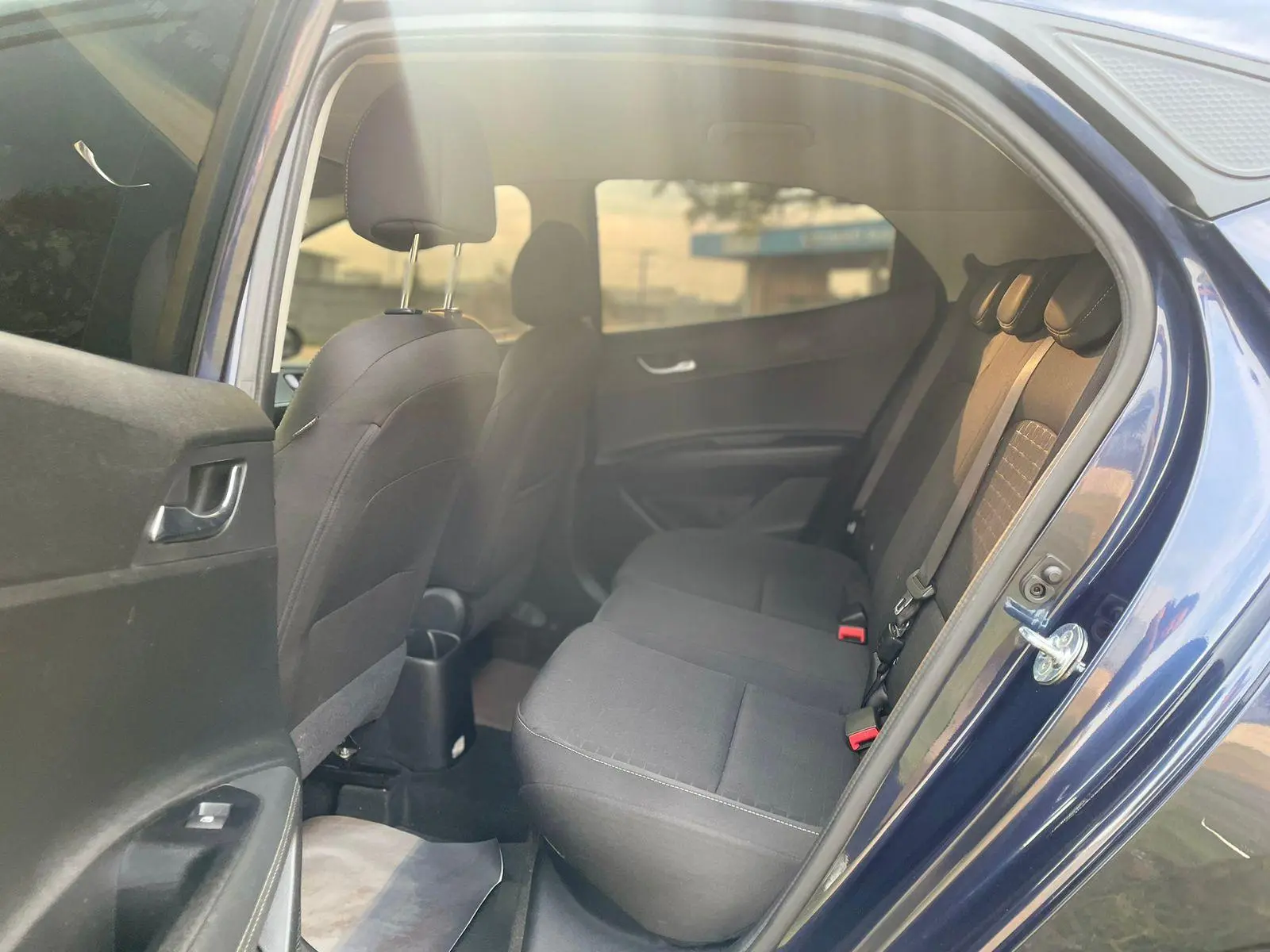 PEUGEOT 207 Sedan - Foto