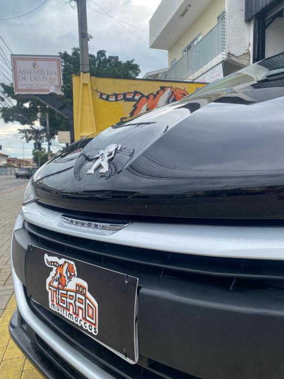 PEUGEOT 208 - Foto
