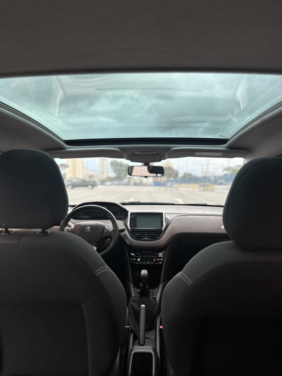 PEUGEOT 208 - Foto