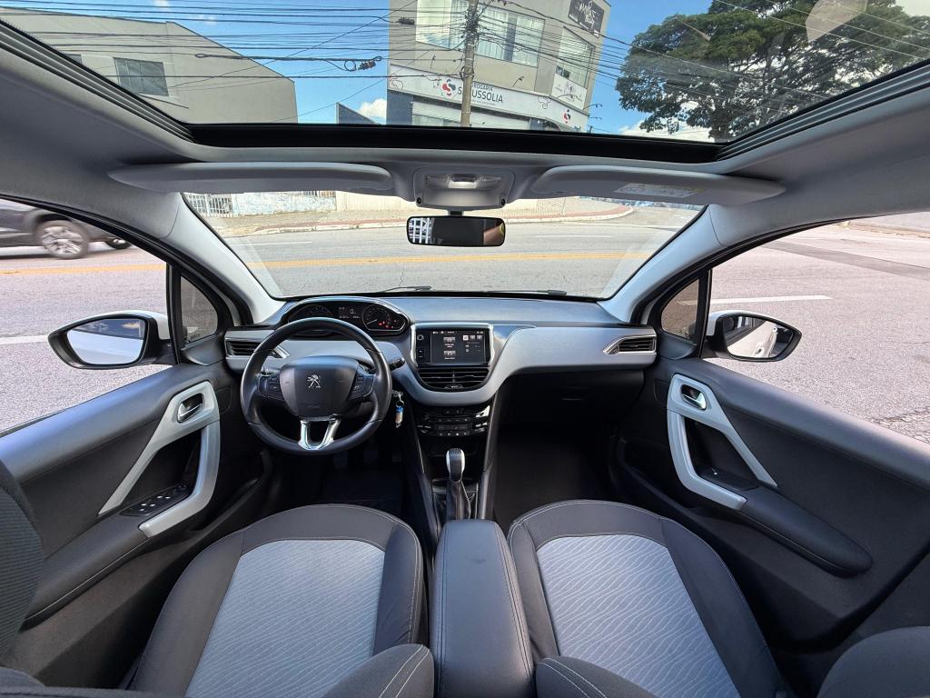 PEUGEOT 208 - Foto