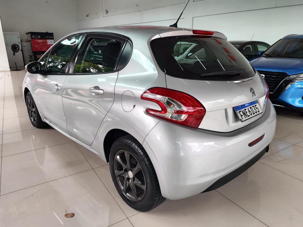 PEUGEOT 208 - Foto
