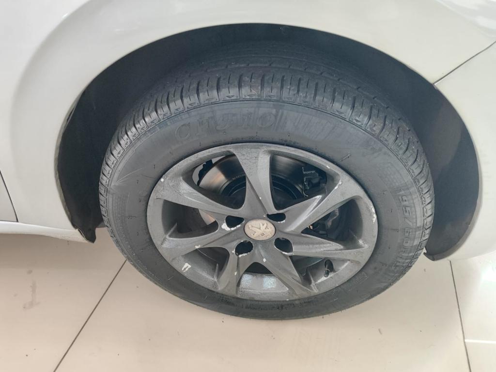 PEUGEOT 208 - Foto