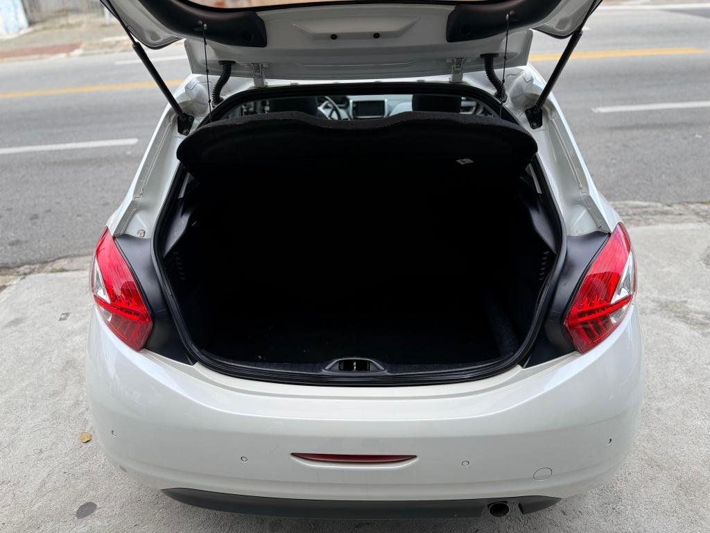 PEUGEOT 208 - Foto