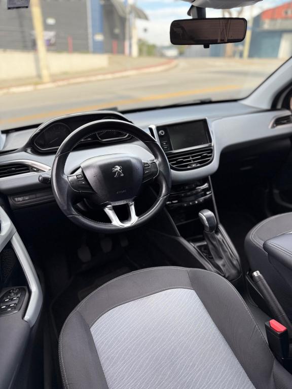 PEUGEOT 208 - Foto