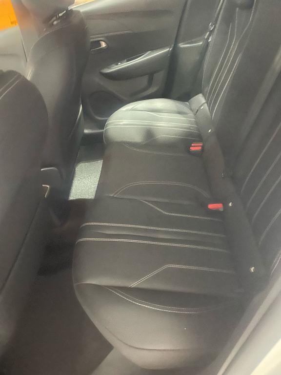 PEUGEOT 208 - Miniatura