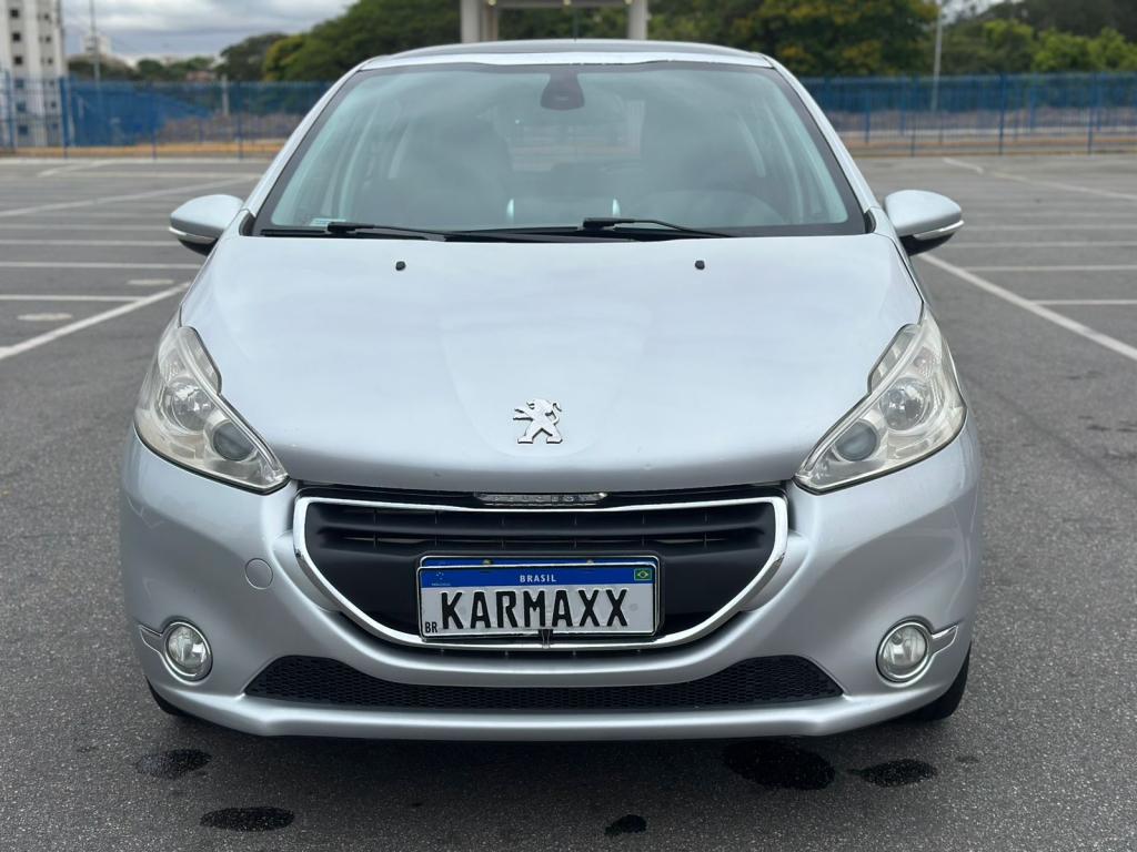 PEUGEOT 208 - Foto