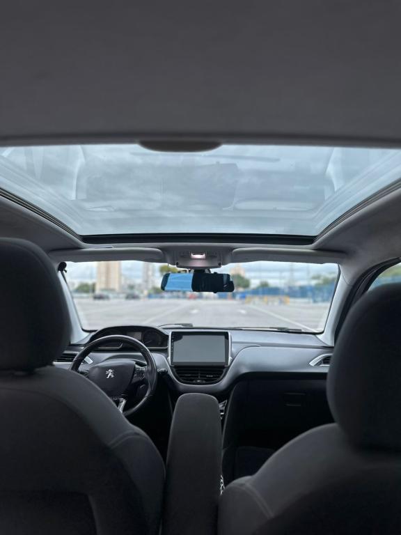 PEUGEOT 208 - Foto