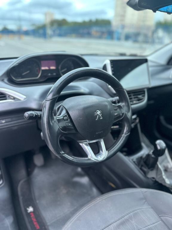 PEUGEOT 208 - Foto