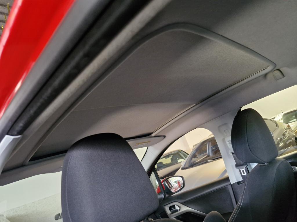 PEUGEOT 208 - Foto