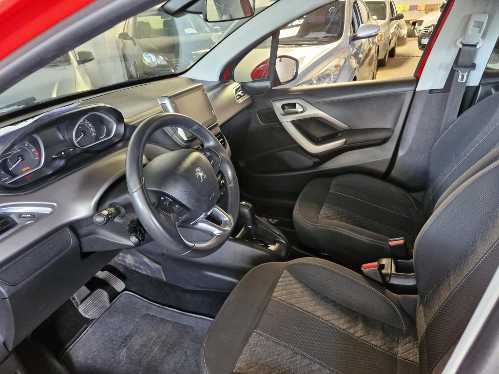 PEUGEOT 208 - Foto