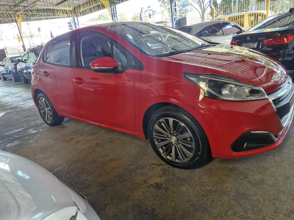 PEUGEOT 208 - Foto