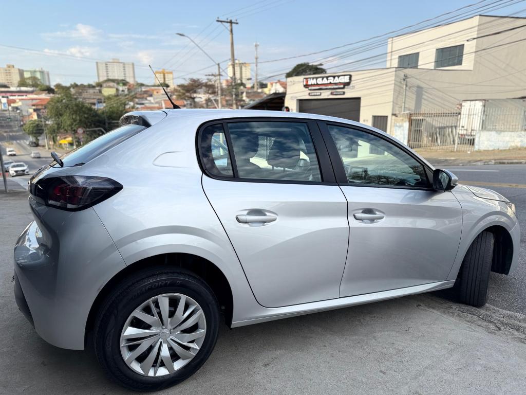 PEUGEOT 208 - Foto