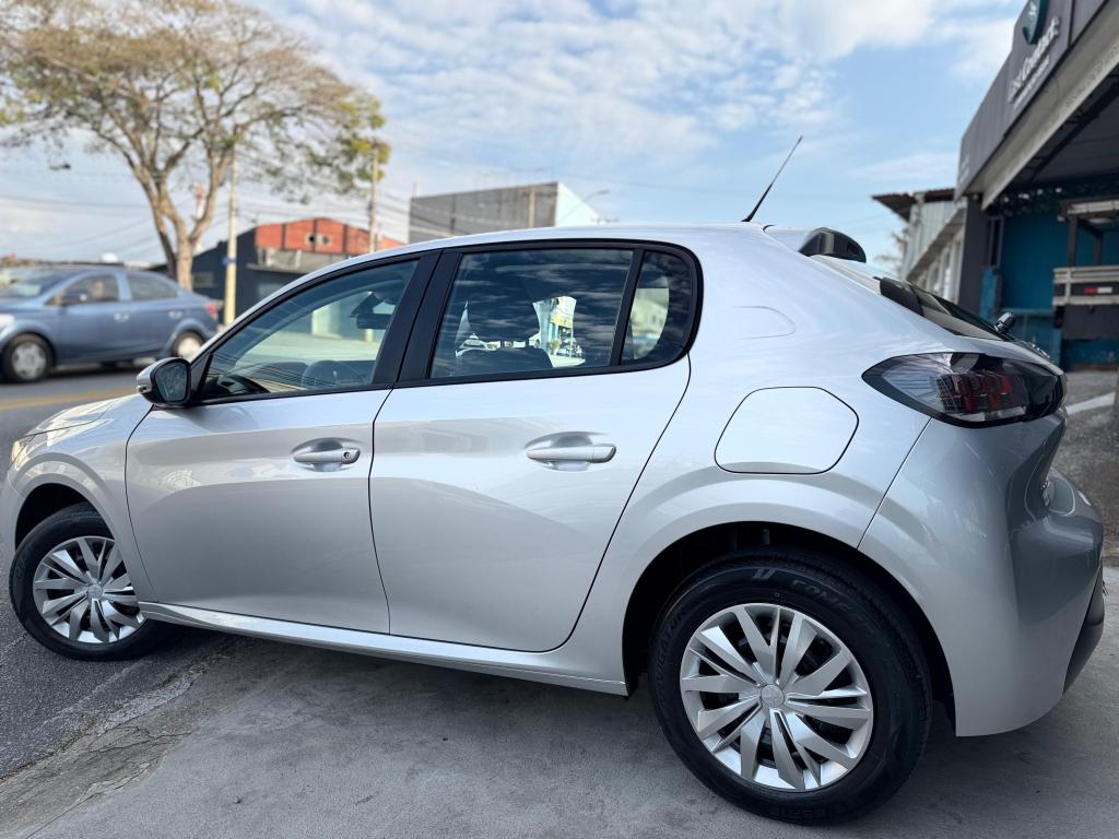PEUGEOT 208 - Foto