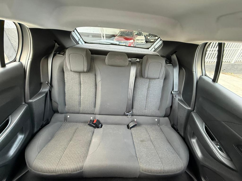 PEUGEOT 208 - Foto