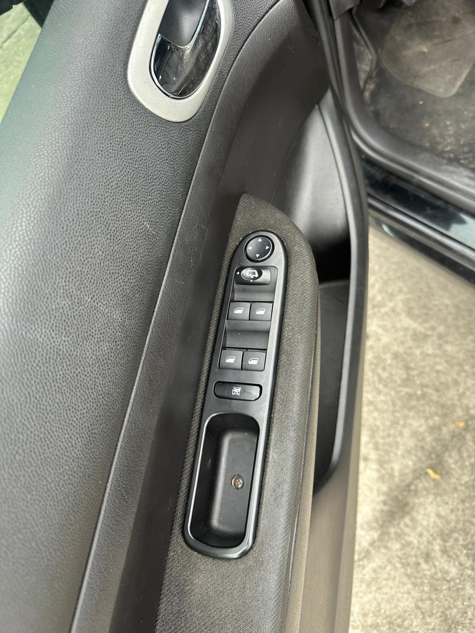 PEUGEOT 307 Hatch - Foto