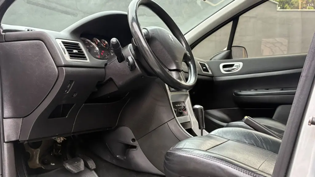 PEUGEOT 307 Hatch - Foto
