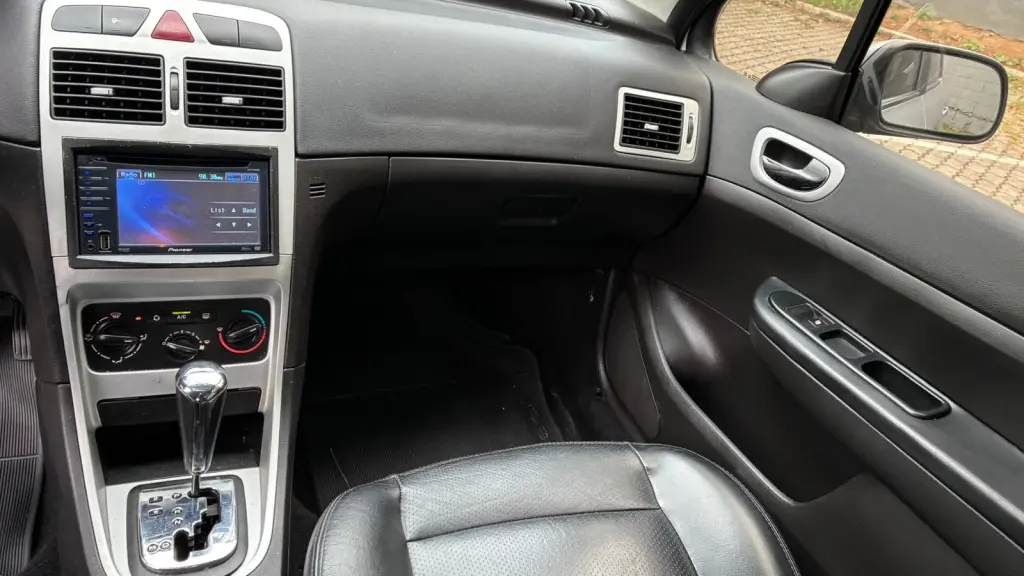 PEUGEOT 307 Hatch - Foto
