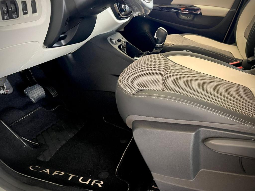 RENAULT Captur - Foto