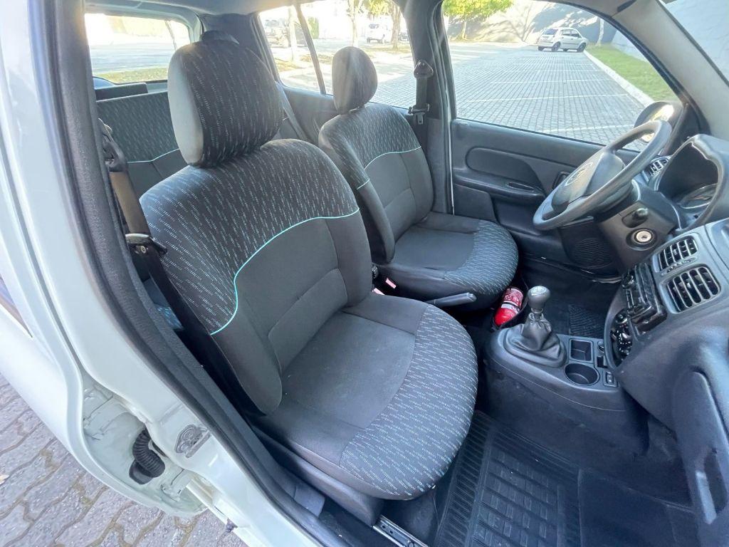 RENAULT Clio Hatch - Foto