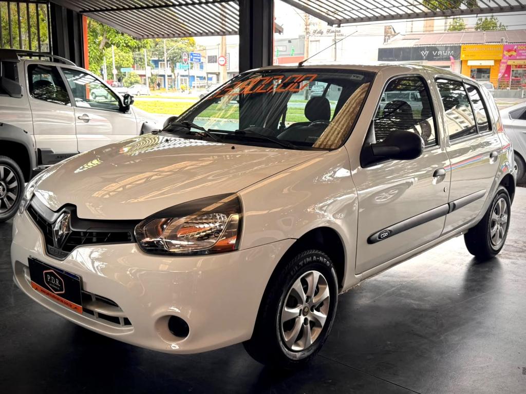 RENAULT Clio Hatch - Foto