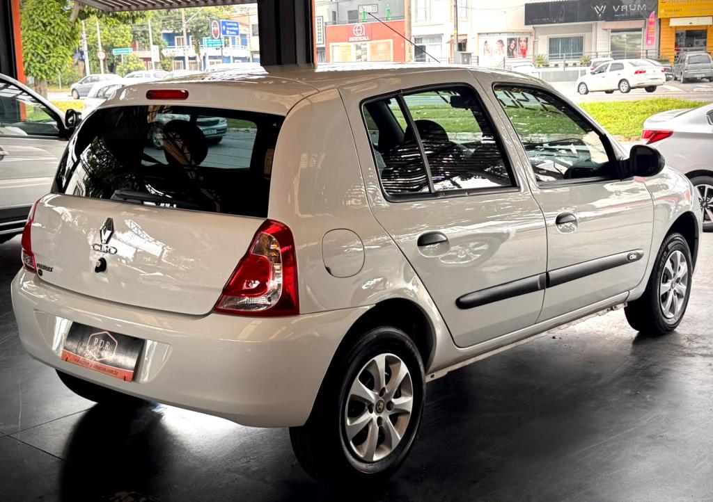 RENAULT Clio Hatch - Foto