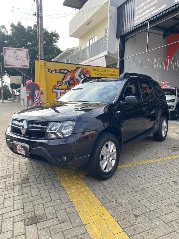 RENAULT Duster - Miniatura