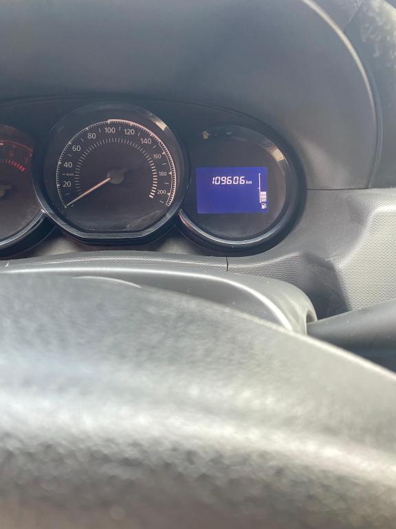 RENAULT Duster - Miniatura