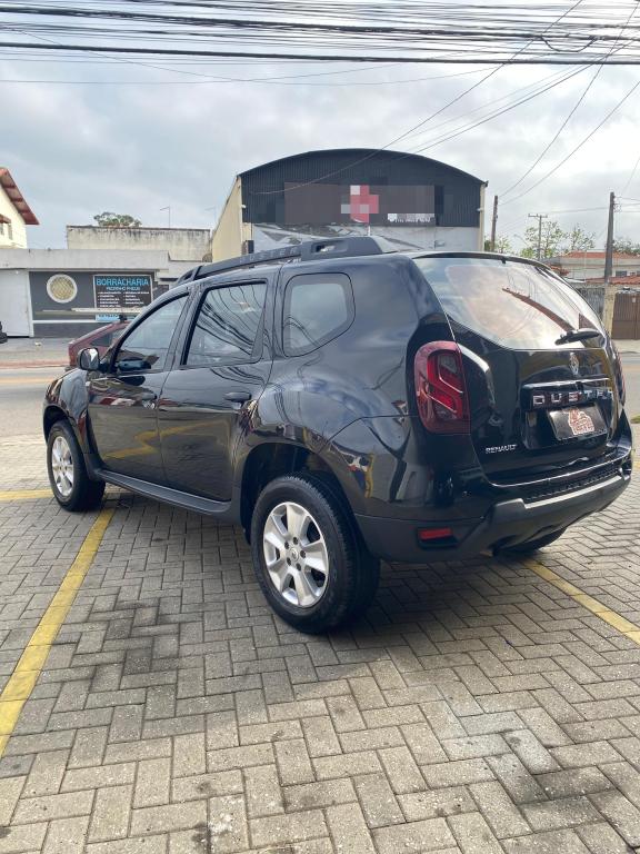 RENAULT Duster - Miniatura