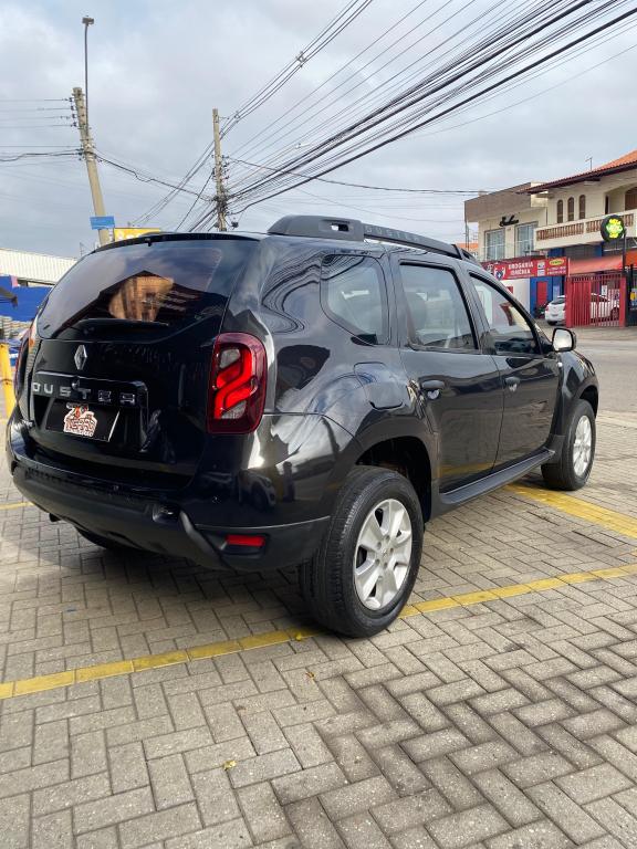 RENAULT Duster - Miniatura