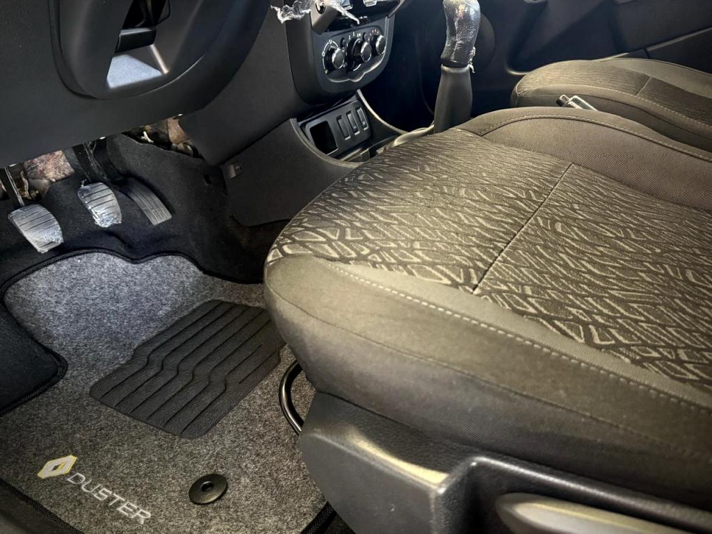 RENAULT Duster - Foto