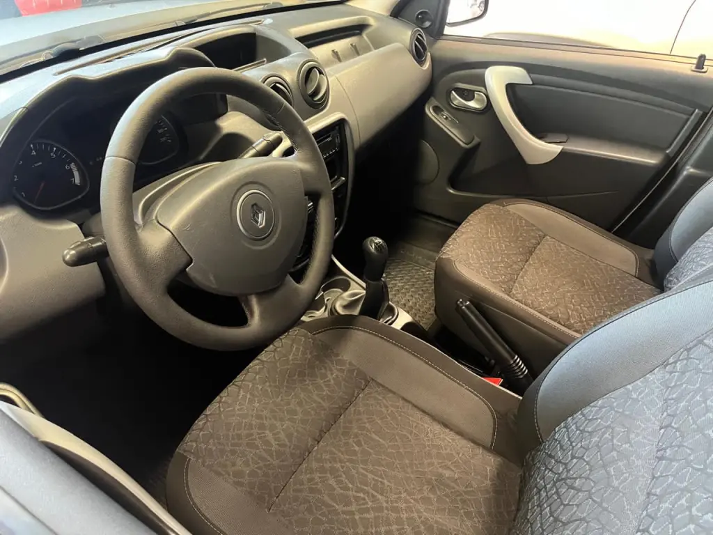 RENAULT Duster - Foto