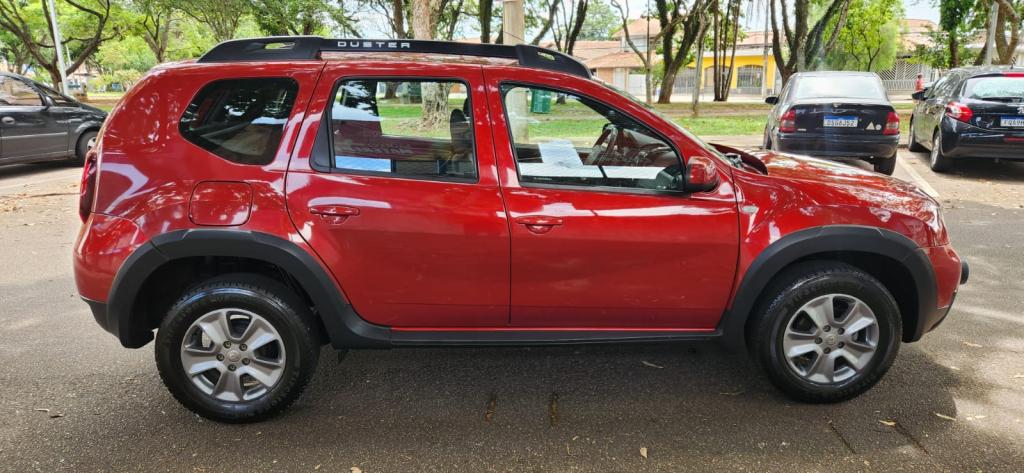 RENAULT Duster - Foto